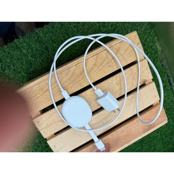 Google Chromcast with Google TV-No Remote(Controllable w/ SmartPhone) - Picture 6 of 7